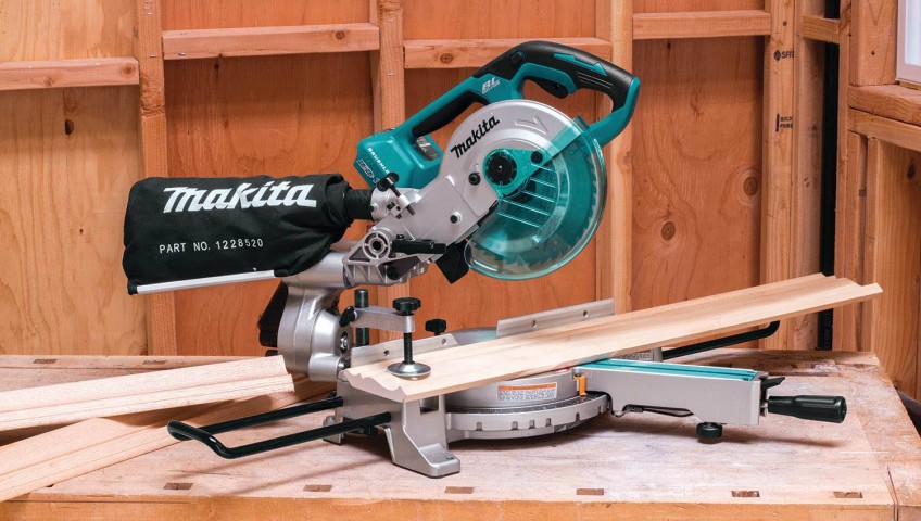 Fierastrau Makita XSL02Z